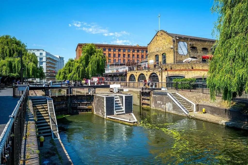 Camden Market *